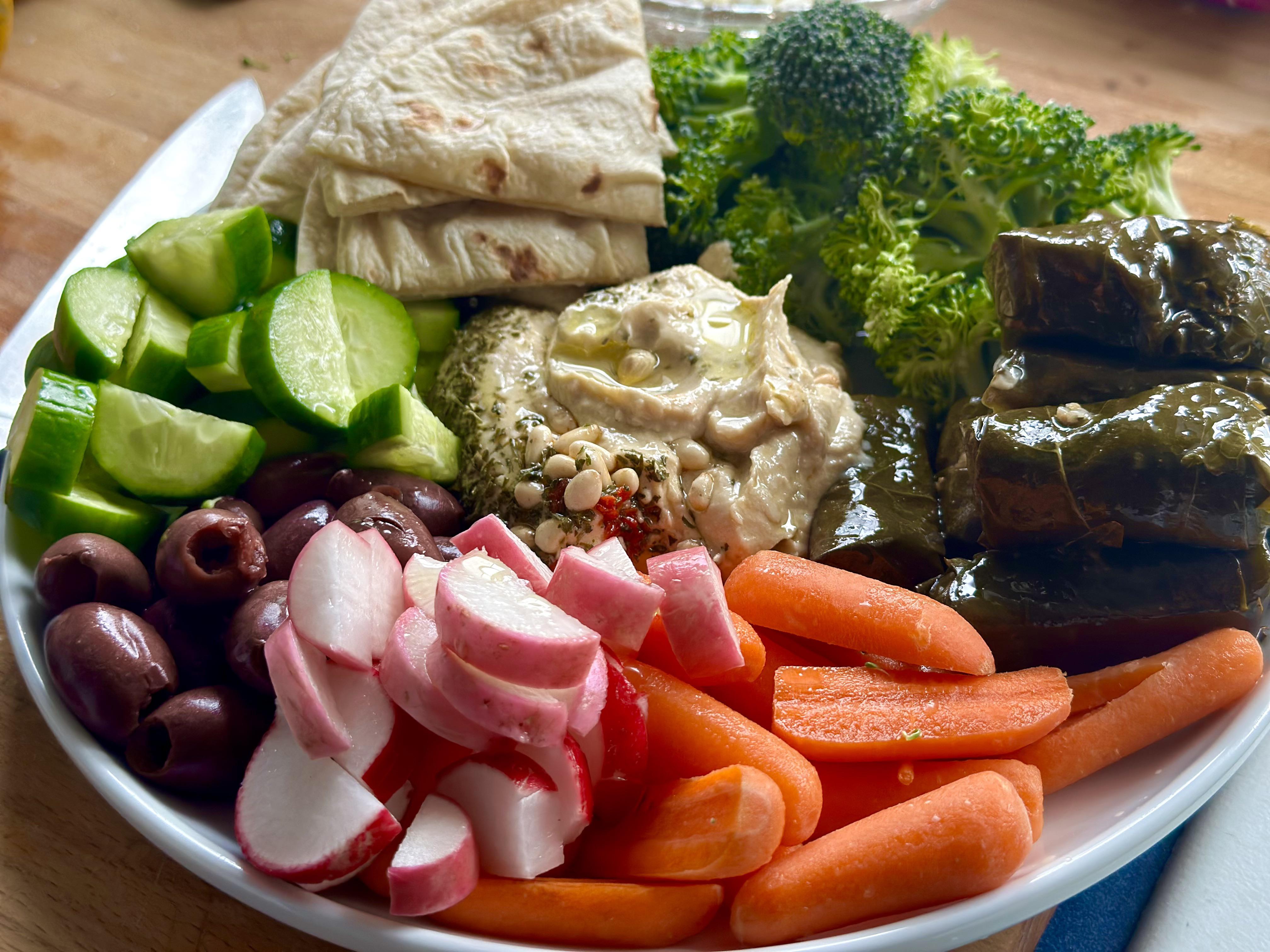 hummus mediterranean kitchen reviews        
        <figure class=